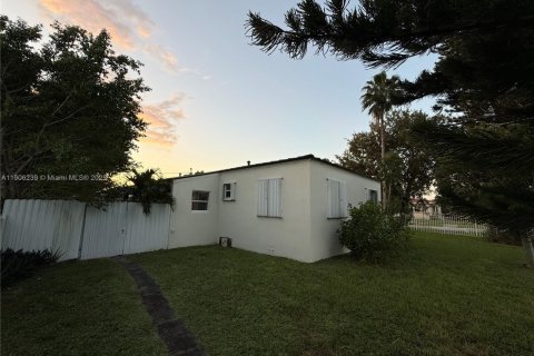 Купить виллу или дом в Майами, Флорида 4 спальни, 174.01м2, № 1956708 - фото 12