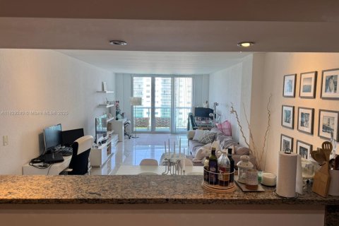Condo in Sunny Isles Beach, Florida, 1 bedroom  № 1937048 - photo 7