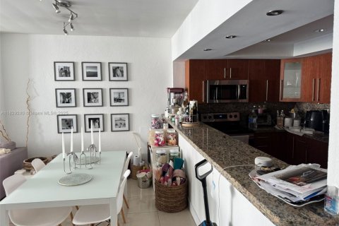 Condo in Sunny Isles Beach, Florida, 1 bedroom  № 1937048 - photo 16
