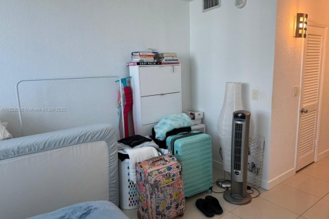 Condo in Sunny Isles Beach, Florida, 1 bedroom  № 1937048 - photo 10