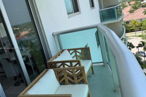 Condo in Sunny Isles Beach, Florida, 1 bedroom  № 1937048 - photo 2