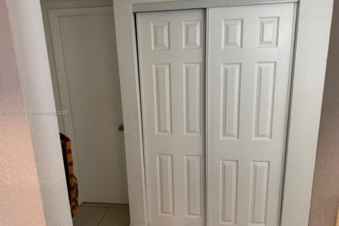 Condo in Sunny Isles Beach, Florida, 1 bedroom  № 1937048 - photo 12