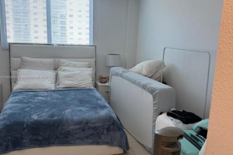 Condo in Sunny Isles Beach, Florida, 1 bedroom  № 1937048 - photo 17