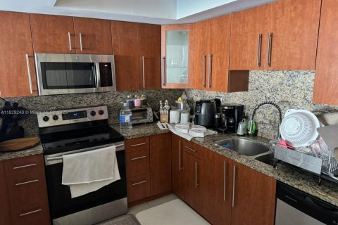 Condo in Sunny Isles Beach, Florida, 1 bedroom  № 1937048 - photo 13