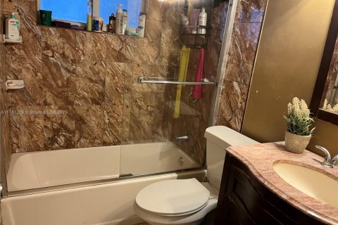 House in Miramar, Florida 4 bedrooms, 123.28 sq.m. № 1874624 - photo 16