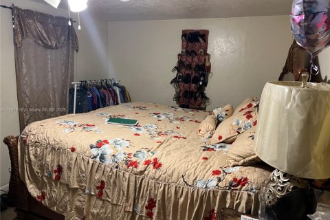 House in Miramar, Florida 4 bedrooms, 123.28 sq.m. № 1874624 - photo 8