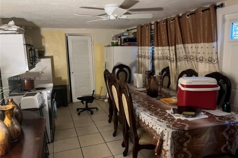 House in Miramar, Florida 4 bedrooms, 123.28 sq.m. № 1874624 - photo 9