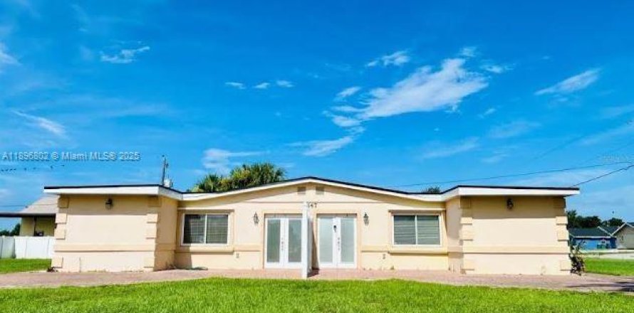 House in Punta Gorda, Florida 2 bedrooms № 2052800