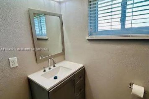 House in Punta Gorda, Florida 2 bedrooms № 2052800 - photo 25