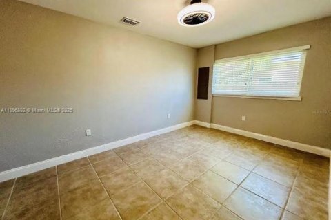 House in Punta Gorda, Florida 2 bedrooms № 2052800 - photo 14