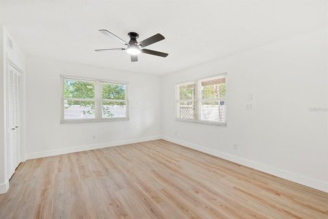 House in Seminole, Florida 4 bedrooms, 169.83 sq.m. № 1829787 - photo 26