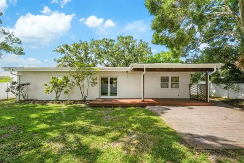 House in Seminole, Florida 4 bedrooms, 169.83 sq.m. № 1829787 - photo 28