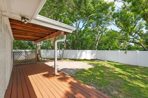 House in Seminole, Florida 4 bedrooms, 169.83 sq.m. № 1829787 - photo 30