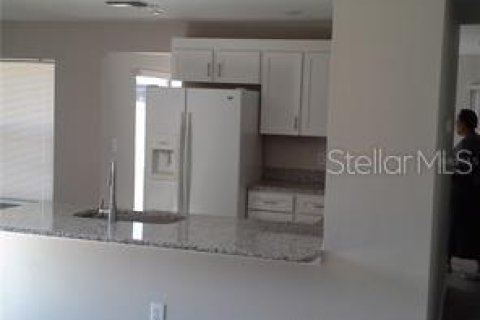 Casa en alquiler en Orlando, Florida, 4 dormitorios, 212.84 m2 № 1912382 - foto 5