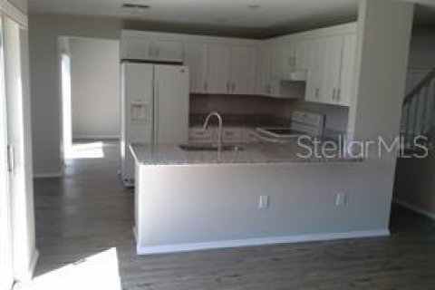 Casa en alquiler en Orlando, Florida, 4 dormitorios, 212.84 m2 № 1912382 - foto 6
