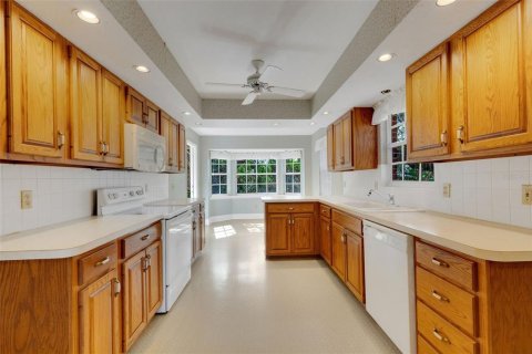 House in Sarasota, Florida 3 bedrooms, 263.75 sq.m. № 1553425 - photo 12