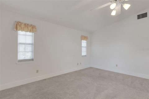 House in Sarasota, Florida 3 bedrooms, 263.75 sq.m. № 1553425 - photo 25
