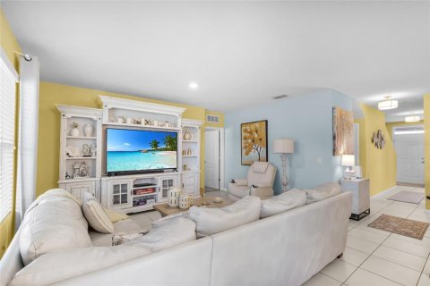 Casa en venta en Tavares, Florida, 5 dormitorios, 269.7 m2 № 1679781 - foto 8