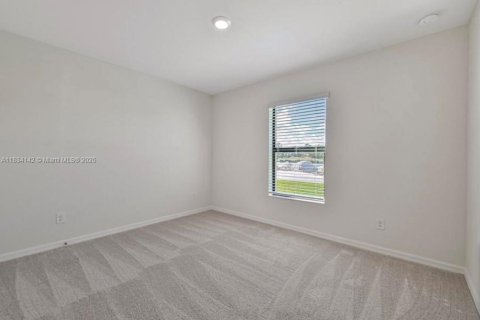 House in Fort Myers, Florida 3 bedrooms, 135.73 sq.m. № 2076072 - photo 8