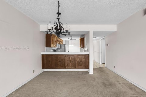 Купить кондоминиум в Маргит, Флорида 2 спальни, 101.26м2, № 1997508 - фото 13