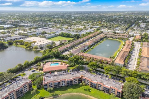 Купить кондоминиум в Маргит, Флорида 2 спальни, 101.26м2, № 1997508 - фото 29