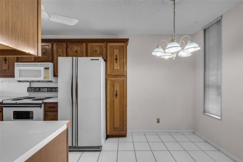 Купить кондоминиум в Маргит, Флорида 2 спальни, 101.26м2, № 1997508 - фото 4