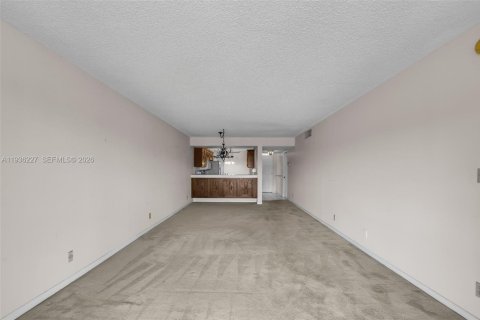 Купить кондоминиум в Маргит, Флорида 2 спальни, 101.26м2, № 1997508 - фото 12