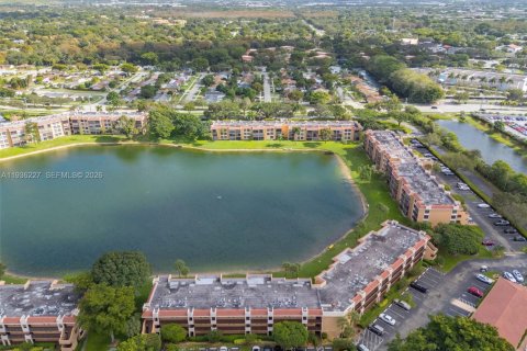 Купить кондоминиум в Маргит, Флорида 2 спальни, 101.26м2, № 1997508 - фото 25