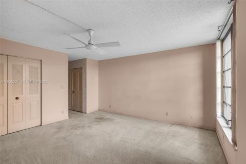 Купить кондоминиум в Маргит, Флорида 2 спальни, 101.26м2, № 1997508 - фото 14