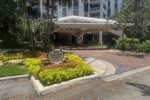 Copropriété à vendre à Miami, Floride: 2 chambres, 121.89 m2 № 2000132 - photo 4