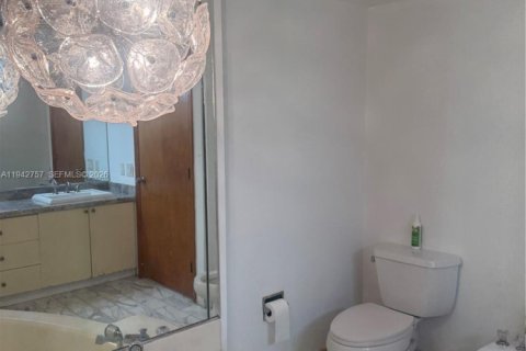 Copropriété à vendre à Miami, Floride: 2 chambres, 121.89 m2 № 2000132 - photo 16