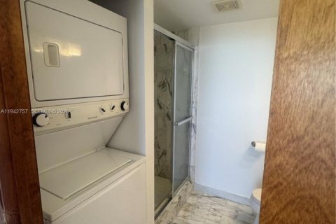 Copropriété à vendre à Miami, Floride: 2 chambres, 121.89 m2 № 2000132 - photo 19