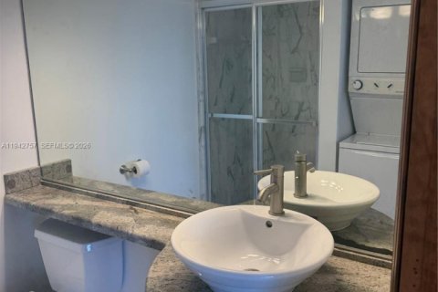 Copropriété à vendre à Miami, Floride: 2 chambres, 121.89 m2 № 2000132 - photo 18