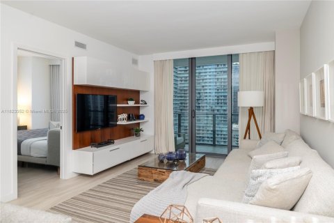 Condo in Miami, Florida, 2 bedrooms  № 1937944 - photo 9