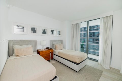 Condominio en alquiler en Miami, Florida, 2 dormitorios, 107.3 m2 № 1937944 - foto 25