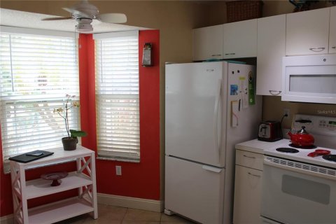 Casa en alquiler en Sarasota, Florida, 2 dormitorios, 129.6 m2 № 1628343 - foto 4