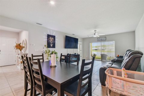 House in Land O' Lakes, Florida 3 bedrooms, 142.33 sq.m. № 1916971 - photo 6