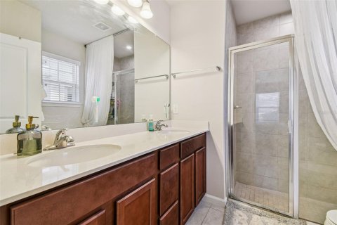 House in Land O' Lakes, Florida 3 bedrooms, 142.33 sq.m. № 1916971 - photo 9