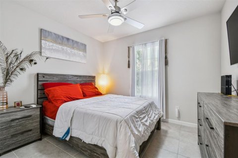 House in Land O' Lakes, Florida 3 bedrooms, 142.33 sq.m. № 1916971 - photo 11