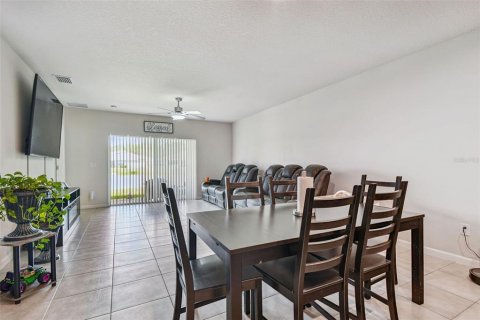 House in Land O' Lakes, Florida 3 bedrooms, 142.33 sq.m. № 1916971 - photo 5