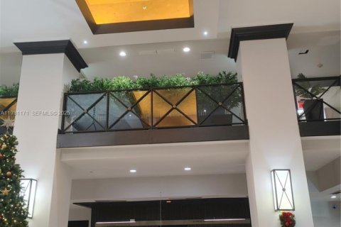 Condo in Miami, Florida, 1 bedroom № 1989618 - photo 12