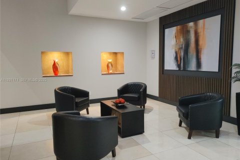 Condo in Miami, Florida, 1 bedroom № 1989618 - photo 16