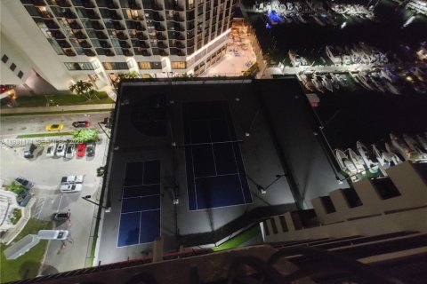 Condo in Miami, Florida, 1 bedroom № 1989618 - photo 8