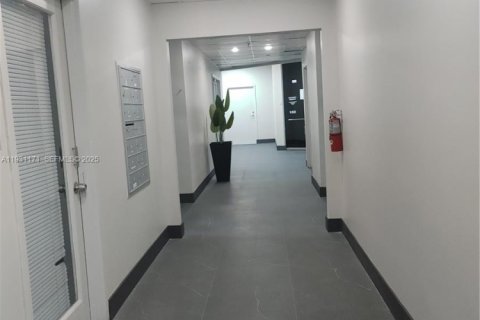 Condo in Miami, Florida, 1 bedroom № 1989618 - photo 22