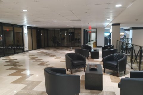 Condo in Miami, Florida, 1 bedroom № 1989618 - photo 19