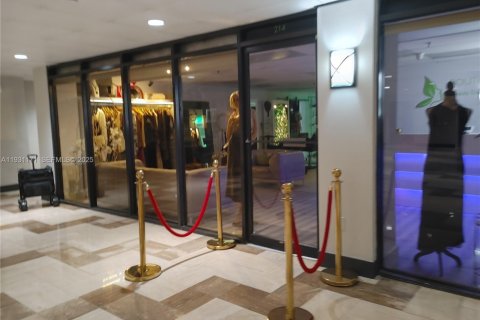 Condo in Miami, Florida, 1 bedroom № 1989618 - photo 18