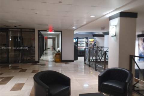 Condo in Miami, Florida, 1 bedroom № 1989618 - photo 20