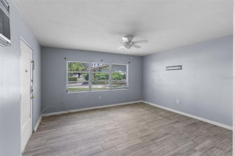 Apartment in Leesburg, Florida 2 bedrooms, 73.21 sq.m. № 1847303 - photo 5