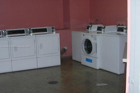 Снять в аренду кондоминиум в Майами, Флорида 1 спальня, 71.81м2, № 1949595 - фото 9