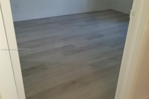 Снять в аренду кондоминиум в Майами, Флорида 1 спальня, 71.81м2, № 1949595 - фото 5